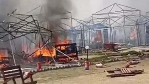 महाकुंभ में फिर मचा हाहाकार, सेक्टर-22 में लगी भीषण आग... कई पंडाल जलकर हुए खाक
