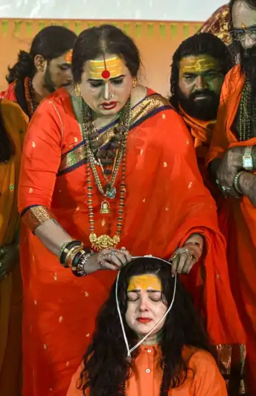 Kinnar Akhara: क्या है किन्नर अखाड़ा, जिससे जुड़ी हैं ममता कुलकर्णी?