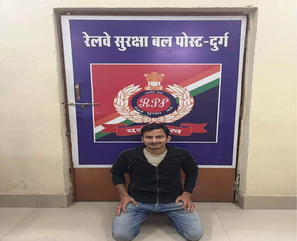 BREAKING: सैफ अली खान चाकूबाजी मामले में संदिग्ध छत्तीसगढ़ से गिरफ्तार....देखें VIDEO