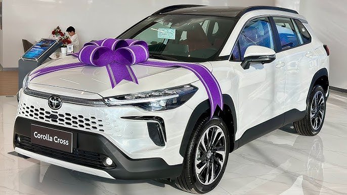 XUV 700 के छक्के छुड़ाने launch हुई लक्ज़री फीचर्स वाली Toyota Corolla Cross की SUV कार