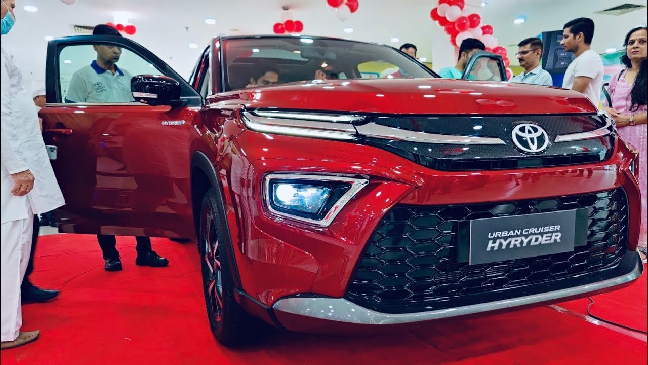 लक्ज़री फीचर्स के साथ मार्केट में मचायेगी बवाल Toyota urban cruiser Hyryder की SUV कार