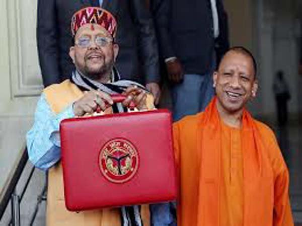 Budget 2025 में 50 ऐलान: YOGI सरकार ने कर दी मौज... 4 एक्सप्रेसवे, फ्री सिलेंडर, स्कूटी-टैबलेट, बेटी की शादी में पैसे