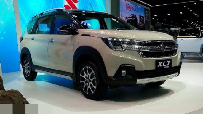 माइलेज की रानी बनकर मार्केट में launch हुई धाकड़ फीचर्स वाली Maruti XL7 की MPV कार