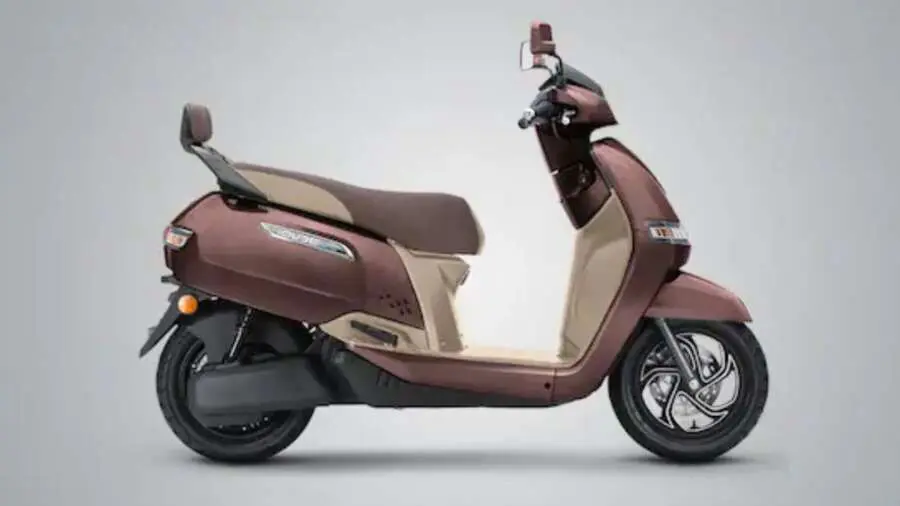 1 लाख से भी कम में शानदार इलेक्ट्रिक स्कूटर! TVS iQube का नया वेरिएंट लॉन्च, जानें रेंज और फीचर्स