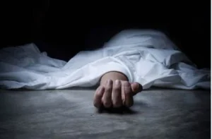 हजारीबाग में सनसनी: 20 फीट ऊंचे बरगद पर कैसे पहुंचा नर्सिंग छात्रा का शव? हत्या या कुछ और?