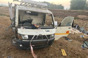 झारखंड : लोहे का ढेर बनी पिकअप वैन…गुमला में भीषण टक्कर के बाद बिछ गईं लाशें, 4 यात्रियों की दर्दनाक मौत